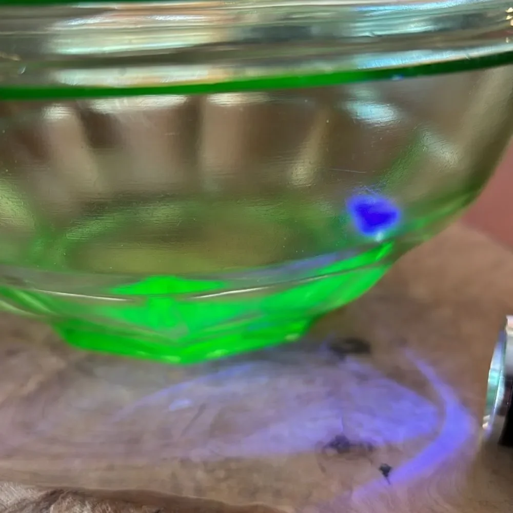Vintage Anchor Hocking Uranium Glass Bowl